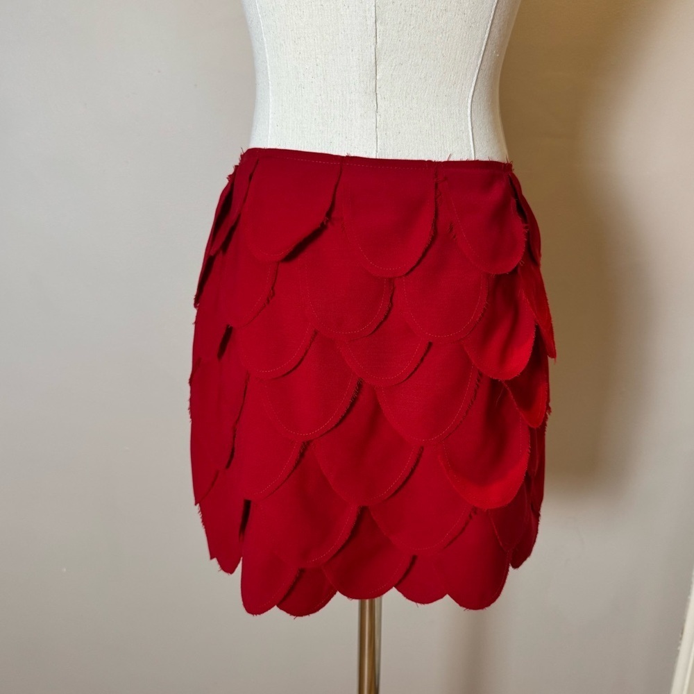 Vintage Moschino Cheap & Chic Red Petal Mini Skirt Size 6 - Picture 9 of 9